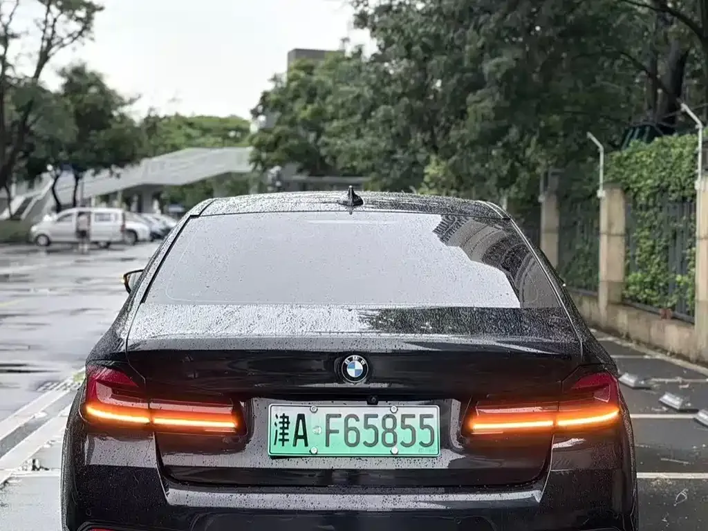 BMW 5 Series New Energy — фото 9