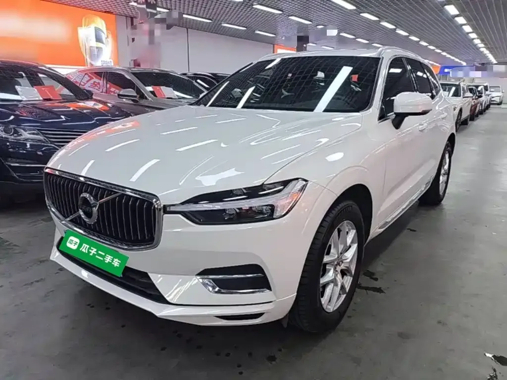 Volvo XC60 — фото 10