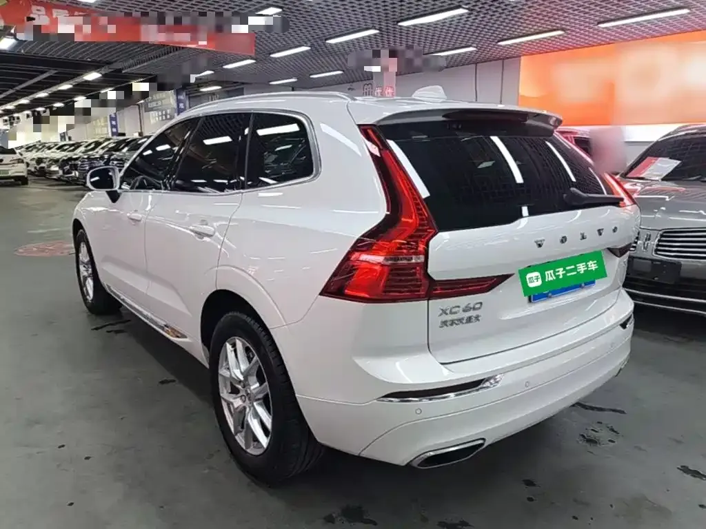 Volvo XC60 — фото 7