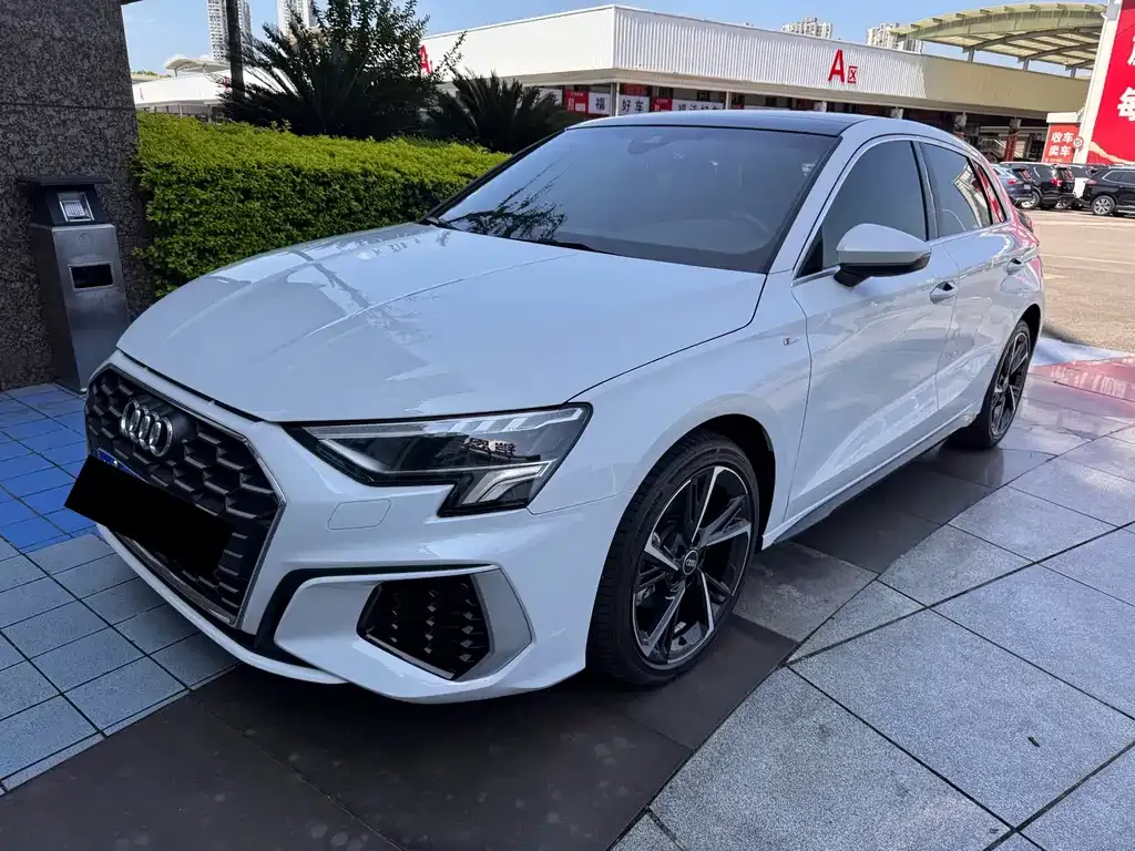 Audi A3 — фото 1