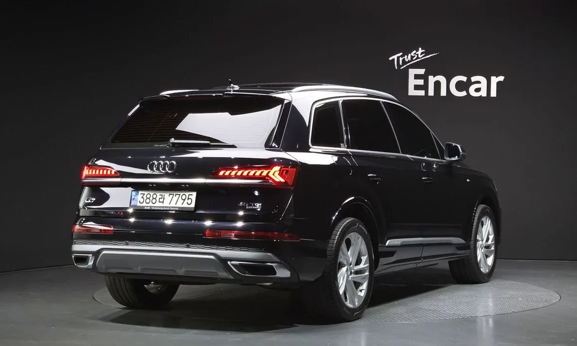 Audi Q7 — фото 3