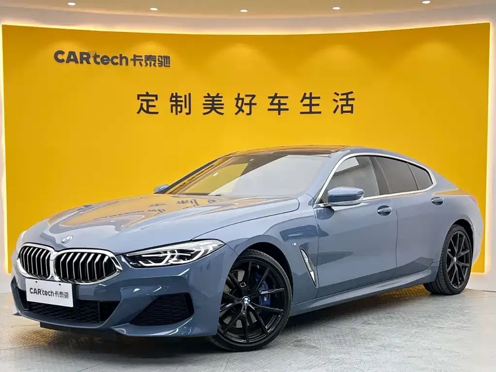 BMW 8 Series — фото 1