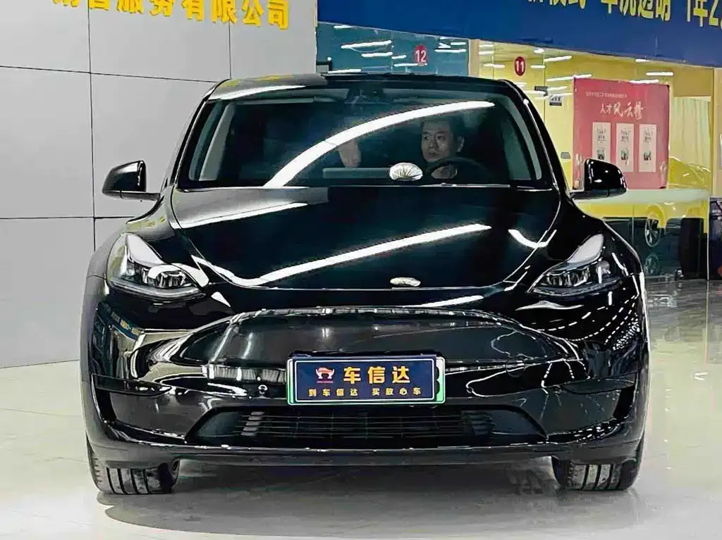 Tesla Model Y — фото 5
