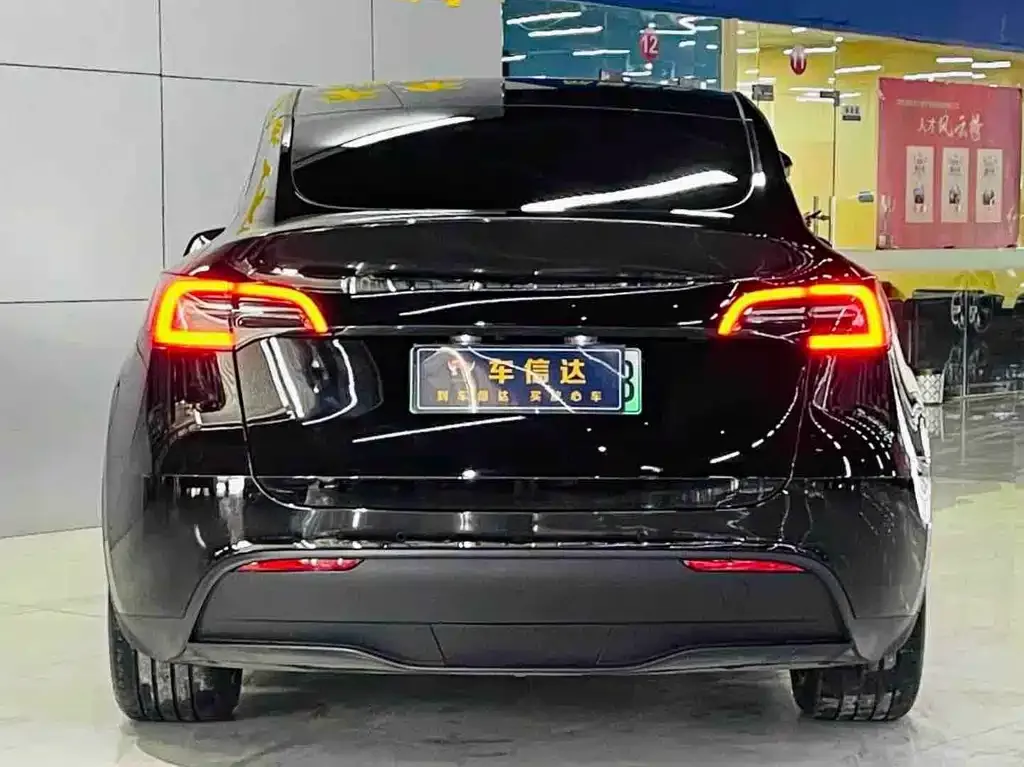 Tesla Model Y — фото 7