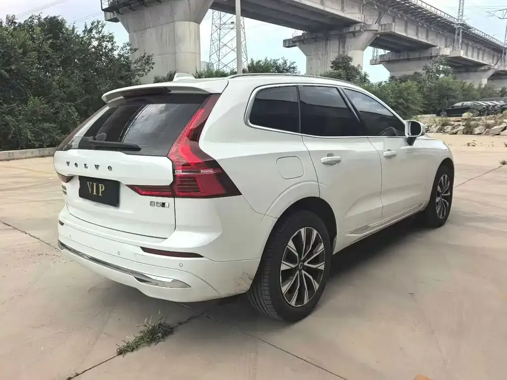 Volvo XC60 — фото 4