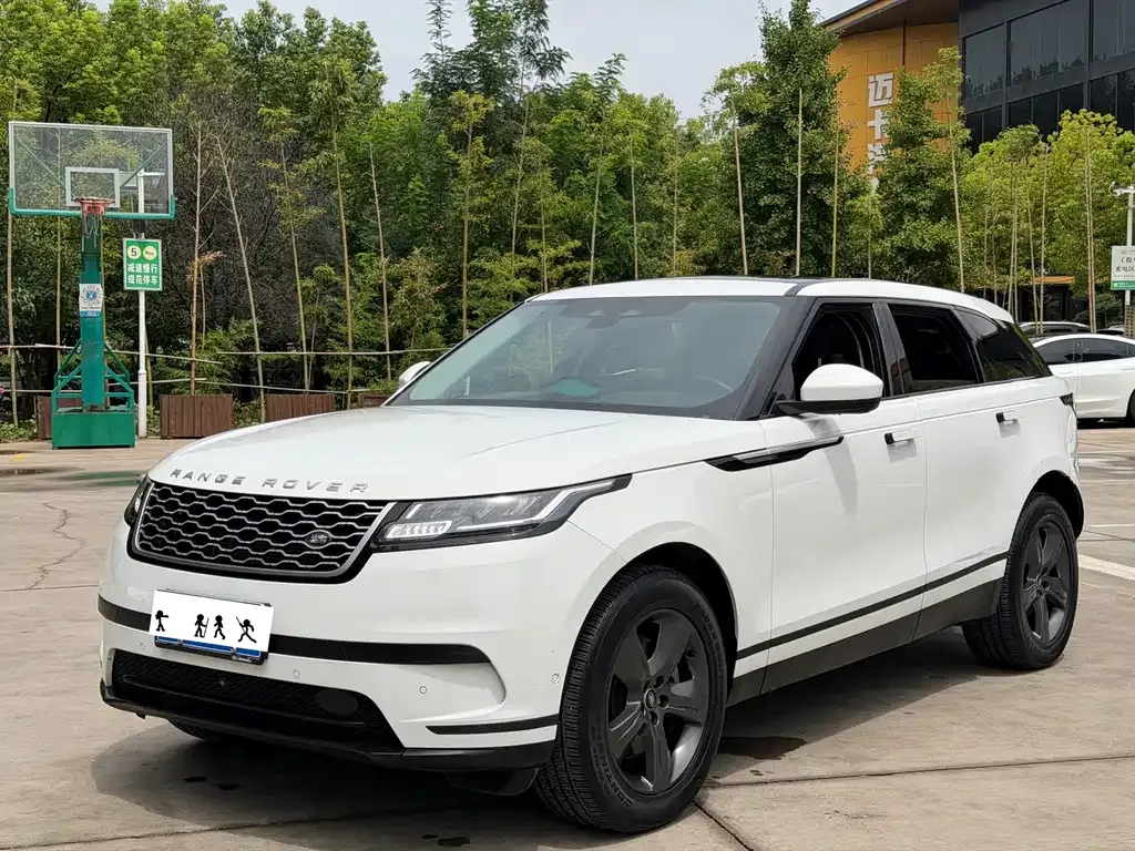 Land Rover Velar — фото 1