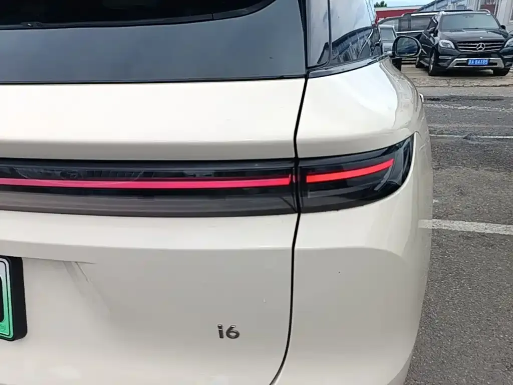Li Auto i6 — фото 2