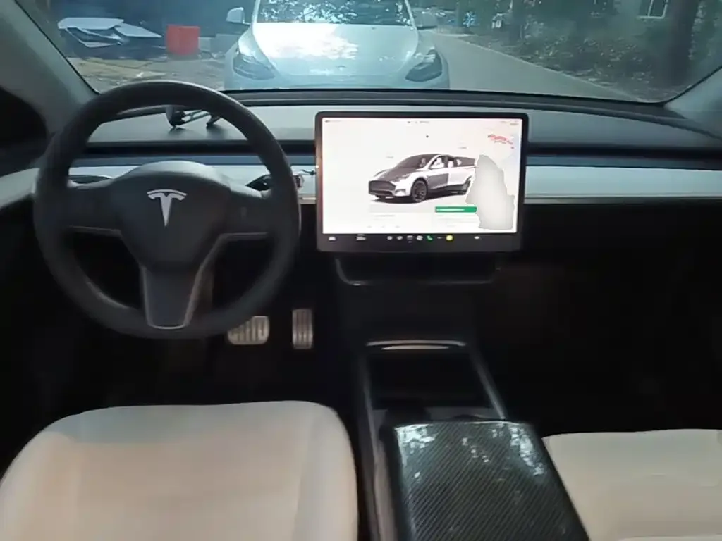 Tesla Model Y — фото 2