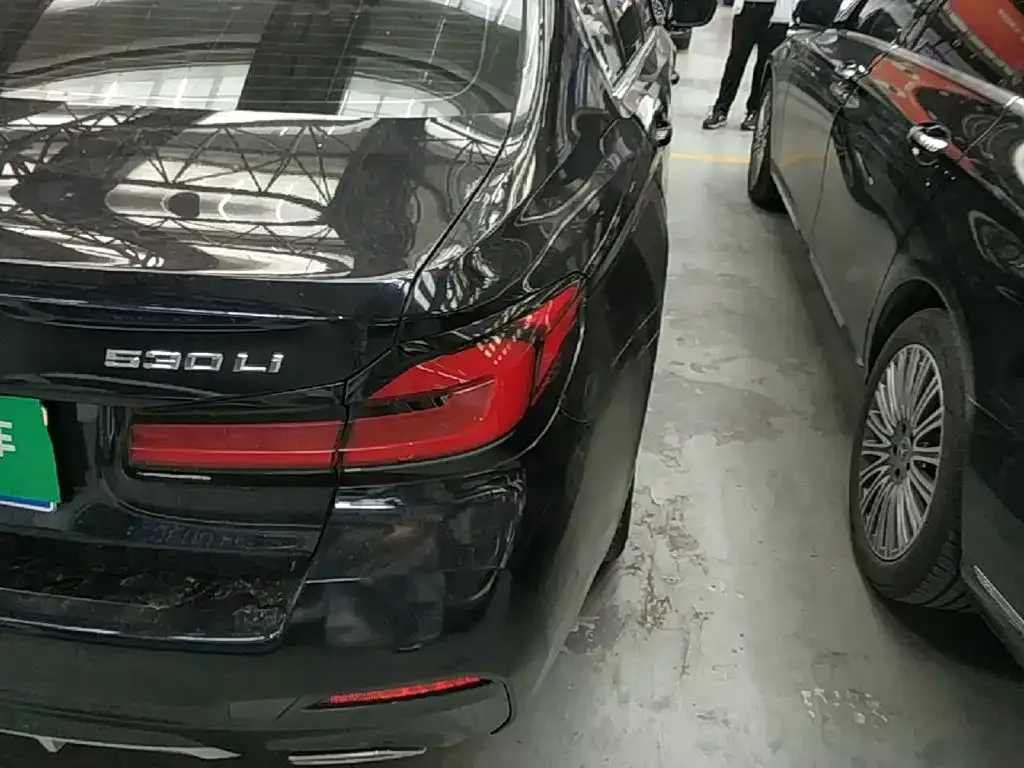 BMW 5 Series — фото 10