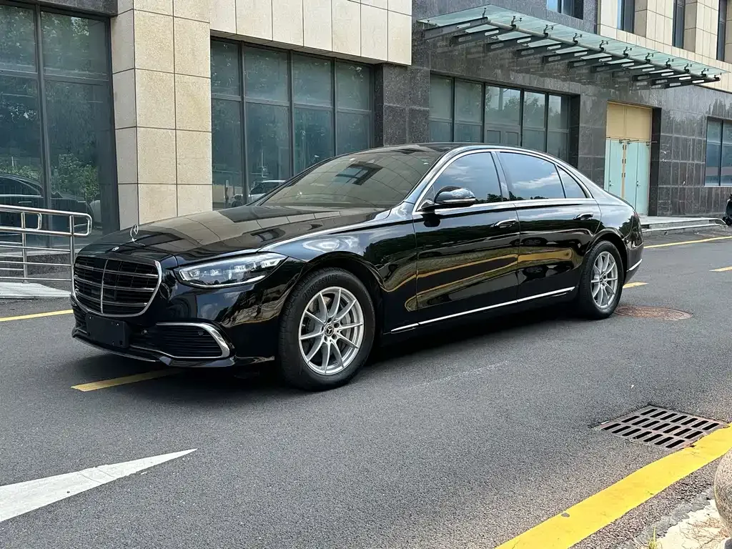Mercedes-Benz S-Class — фото 1