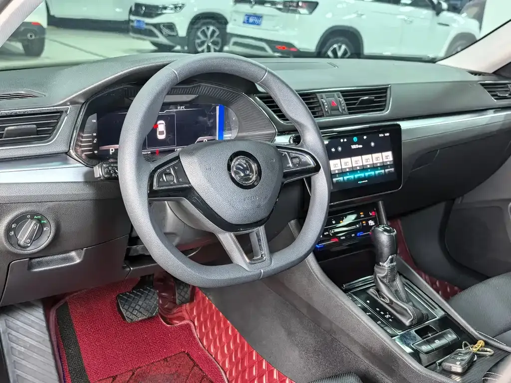 Skoda Superb — фото 7
