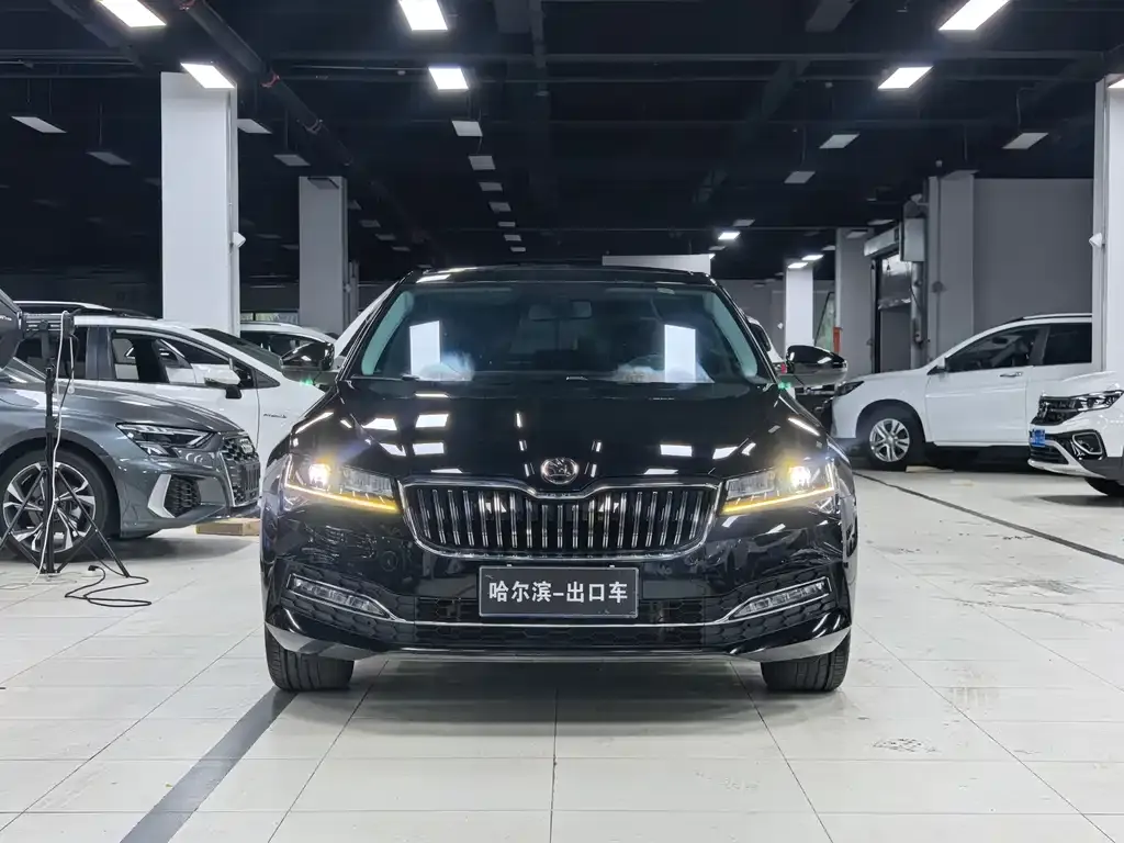 Skoda Superb — фото 4