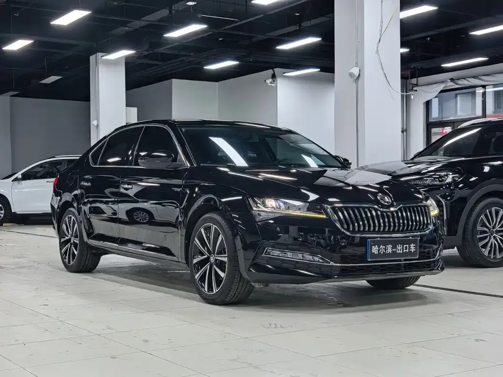 Skoda Superb — фото 10
