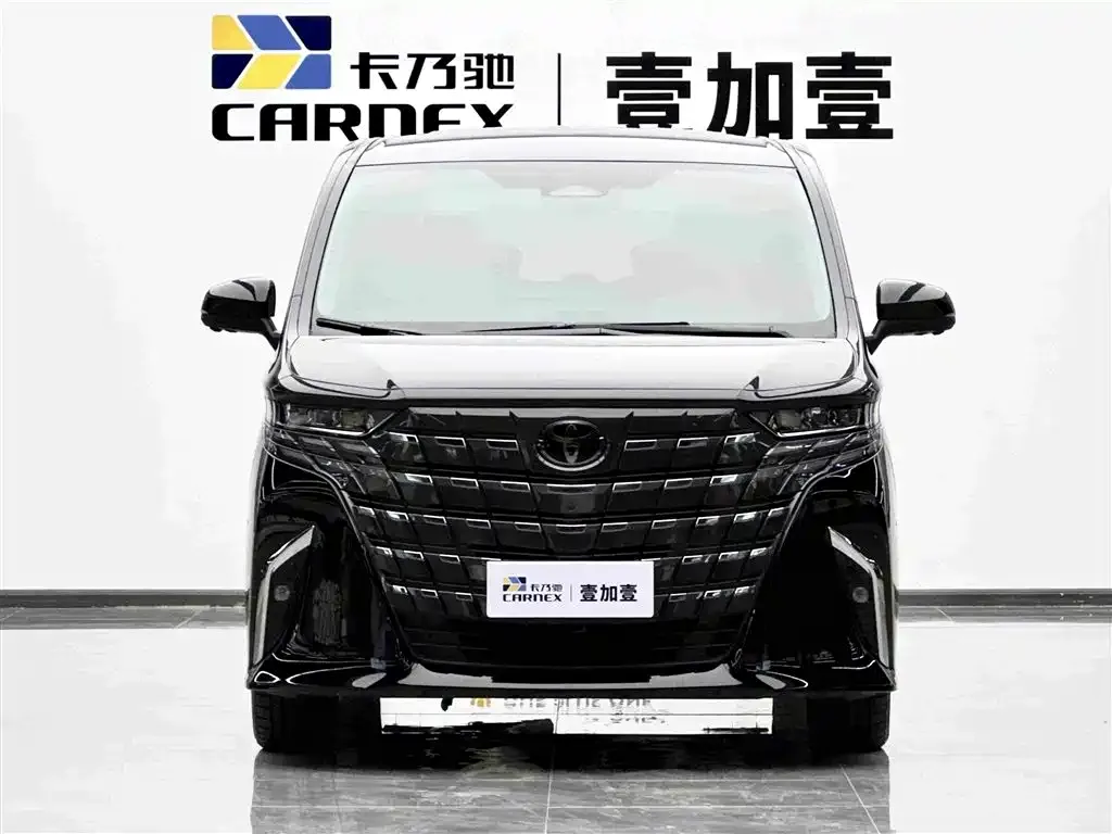 Toyota Alphard — фото 4