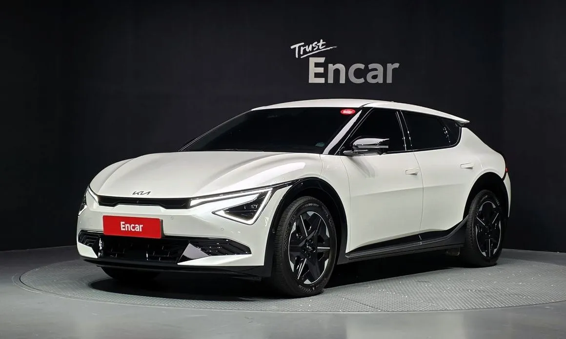 Kia EV6 — фото 1