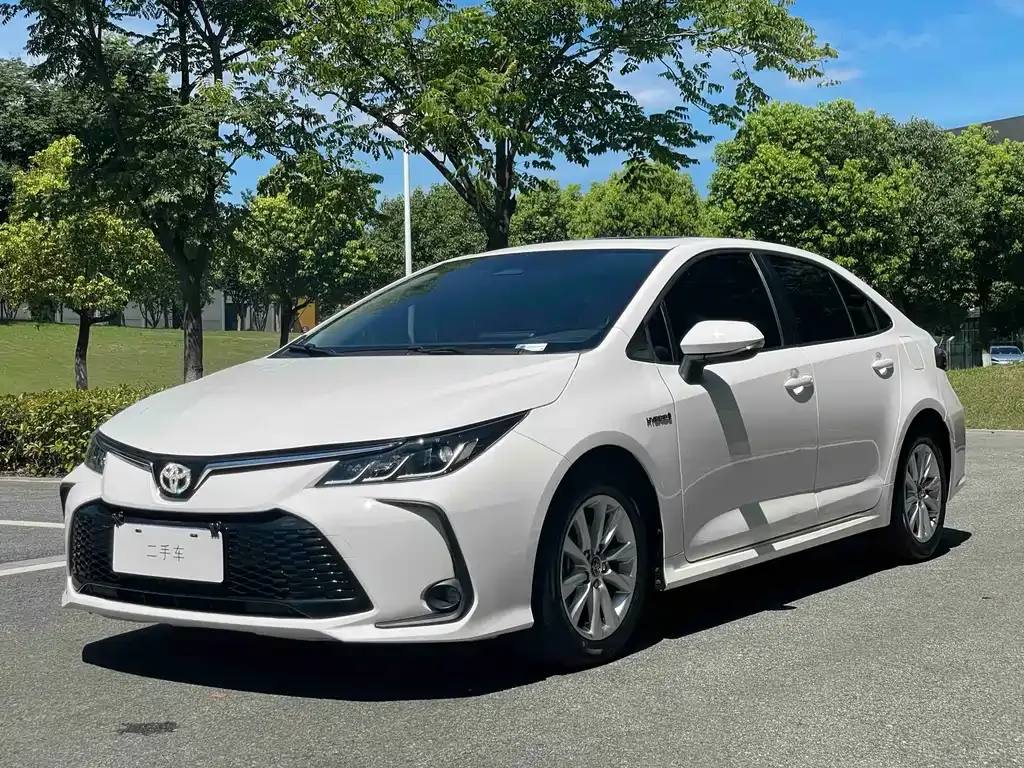 Toyota Corolla — фото 1