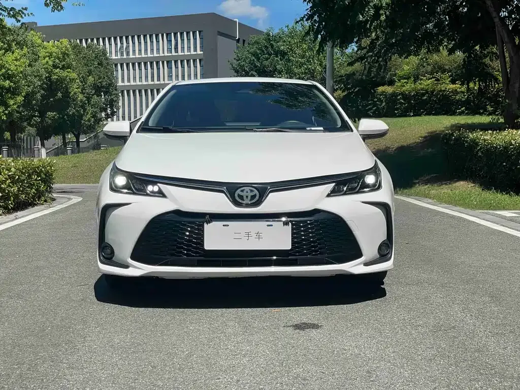 Toyota Corolla — фото 7