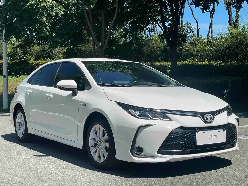 Toyota Corolla — фото 8