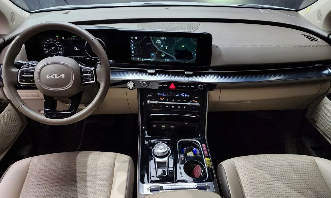 Kia Carnival — фото 10