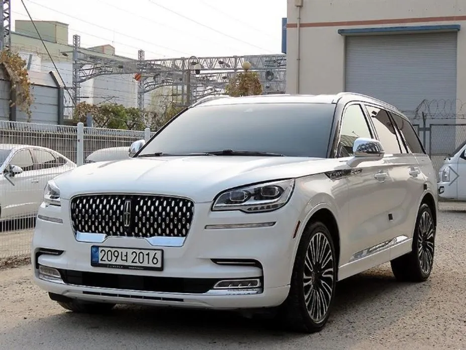 Lincoln Aviator — фото 10