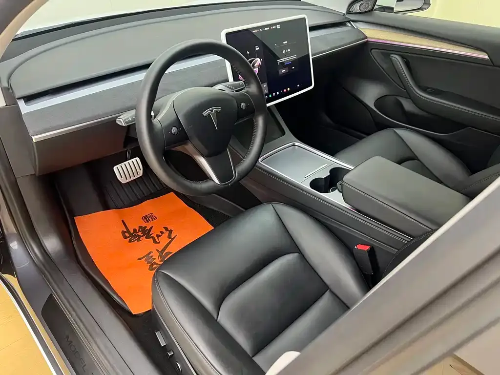 Tesla Model 3 — фото 3