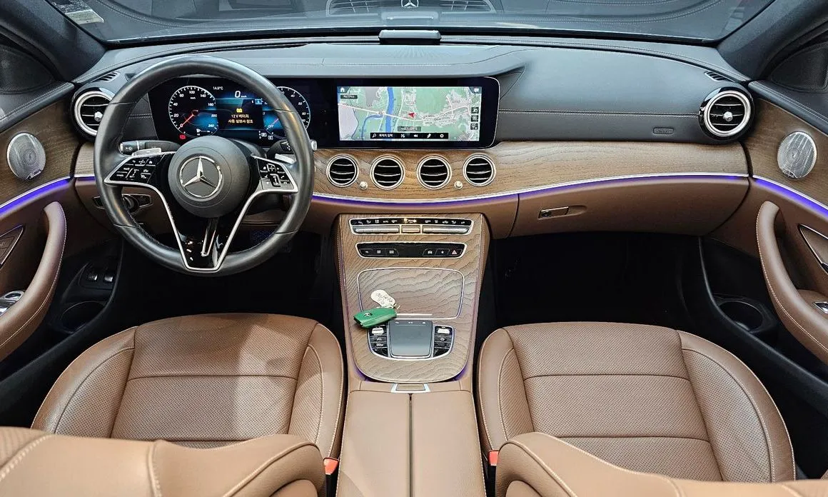 Mercedes-Benz E-Class — фото 10