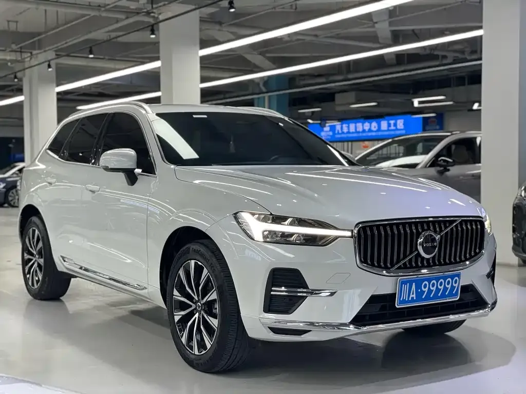 Volvo XC60 — фото 9