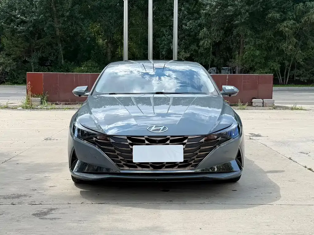 Hyundai Elantra — фото 2