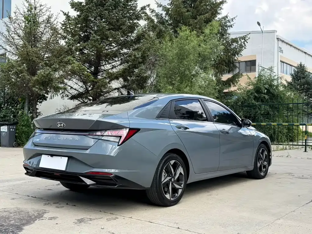 Hyundai Elantra — фото 5