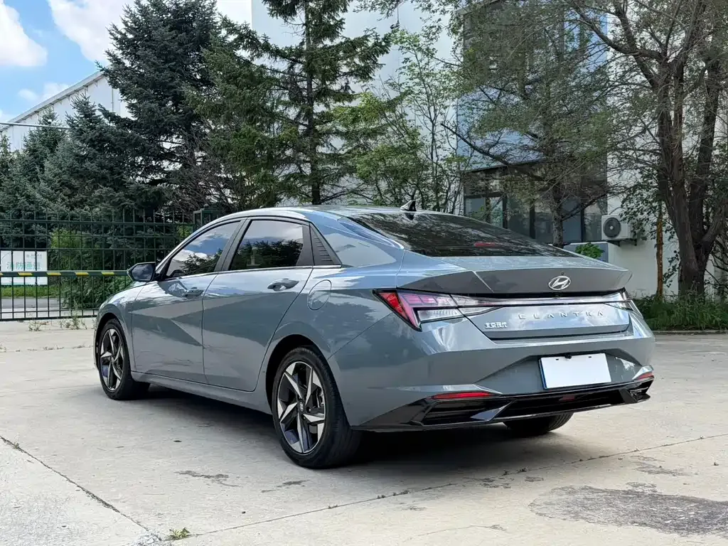 Hyundai Elantra — фото 6