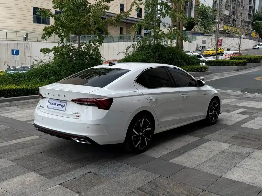 Skoda Octavia — фото 9