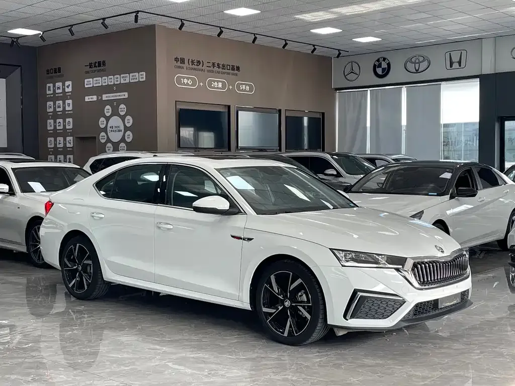 Skoda Octavia — фото 9