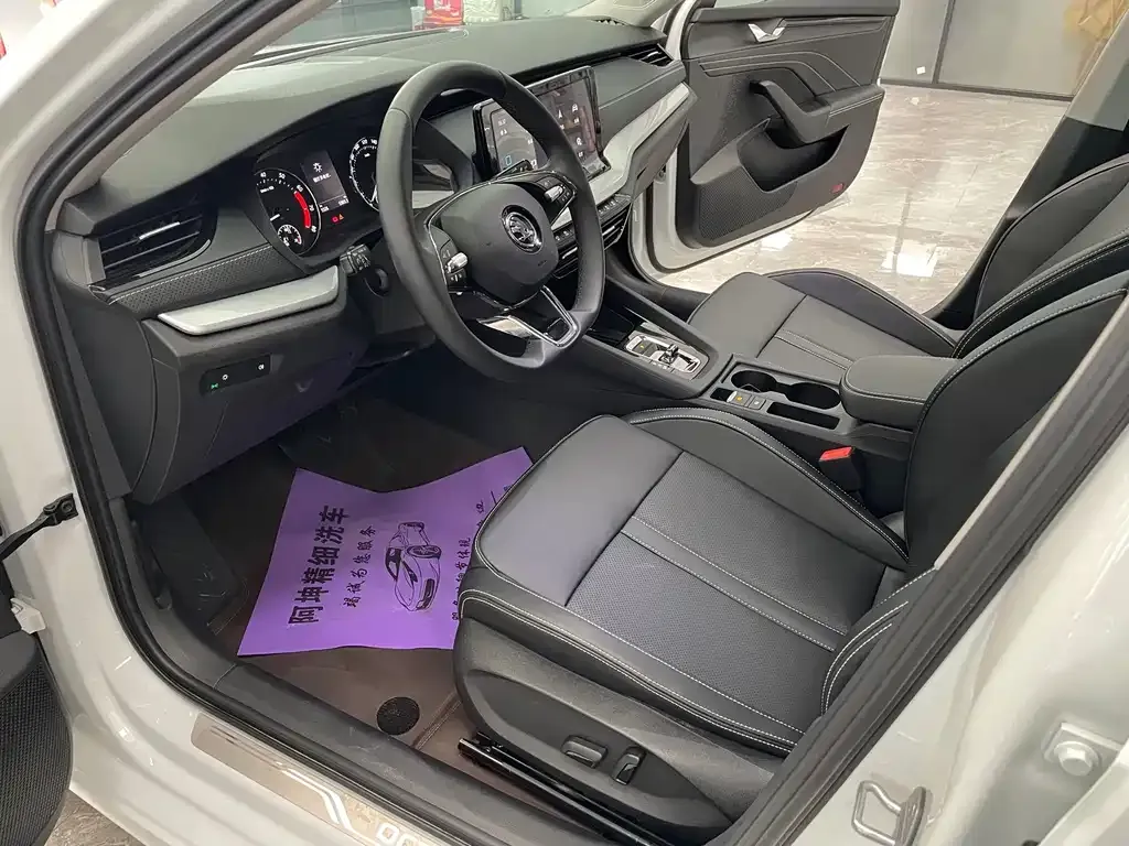Skoda Octavia — фото 7