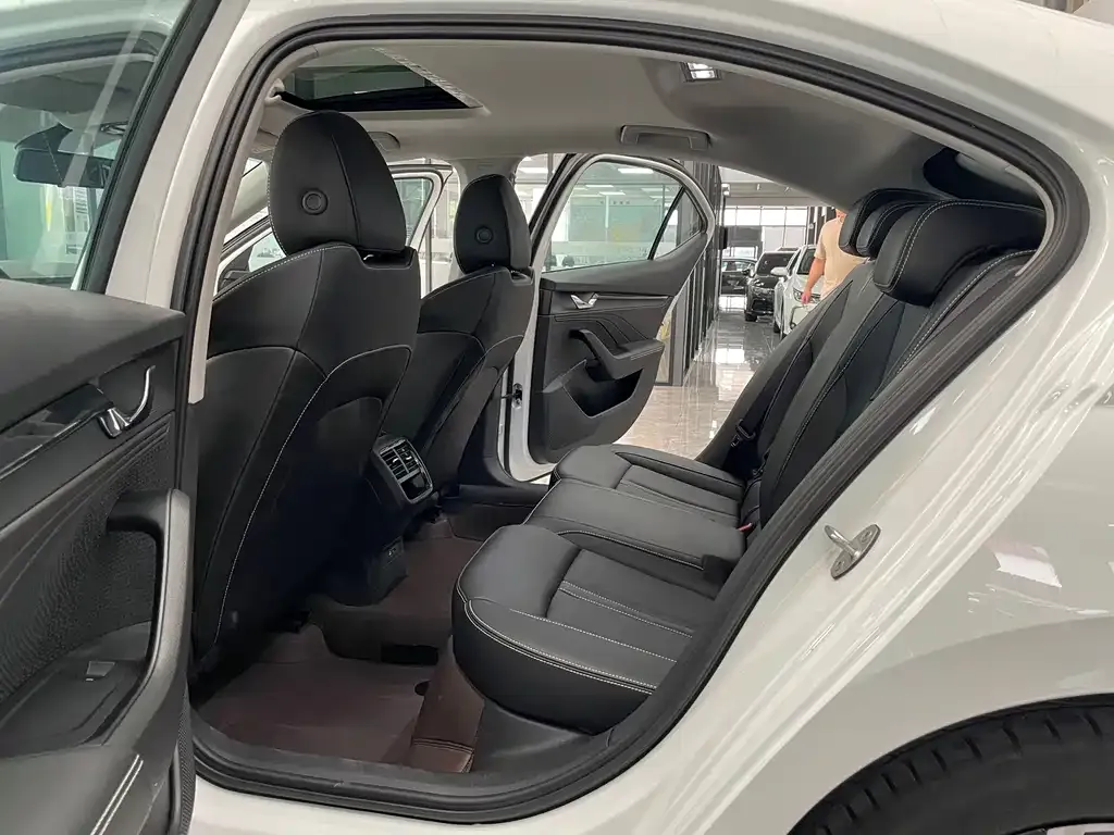 Skoda Octavia — фото 3