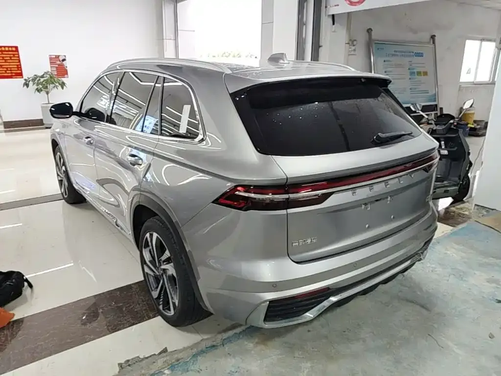 Geely Xingyue L — фото 10