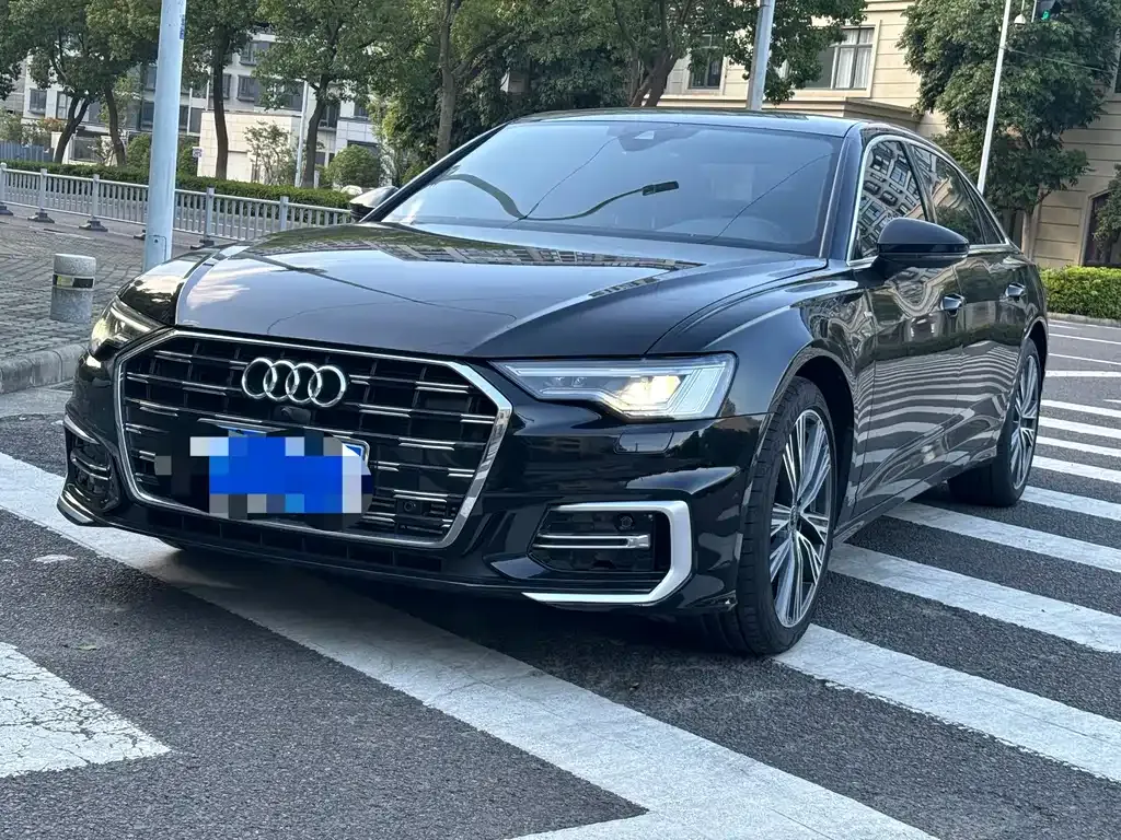Audi A6L — фото 1