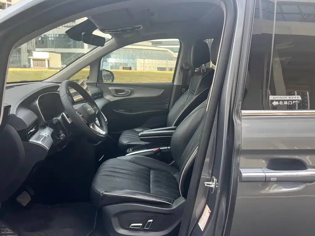 Roewe iMAX8 — фото 10