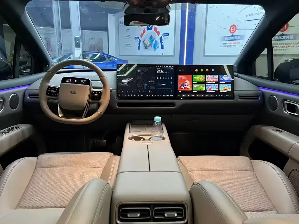 Li Auto i6 — фото 4