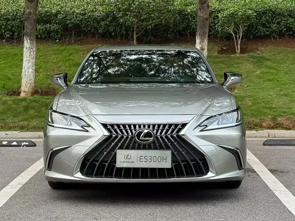 Lexus ES — фото 4