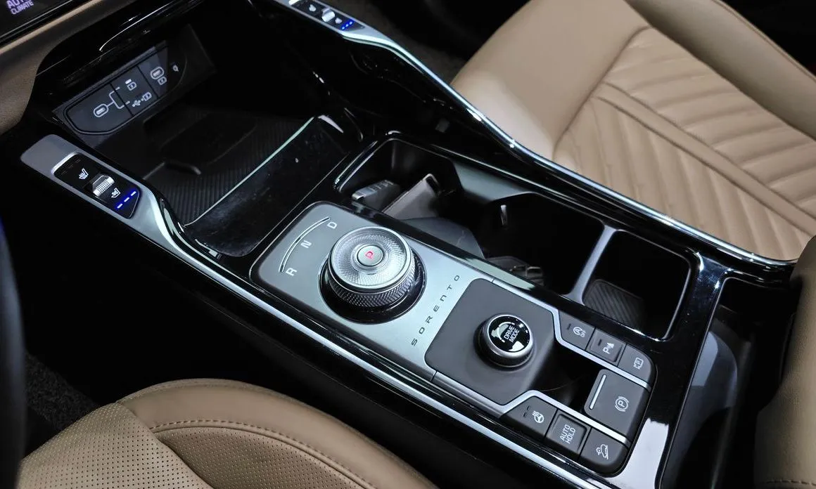 Kia Sorento — фото 5