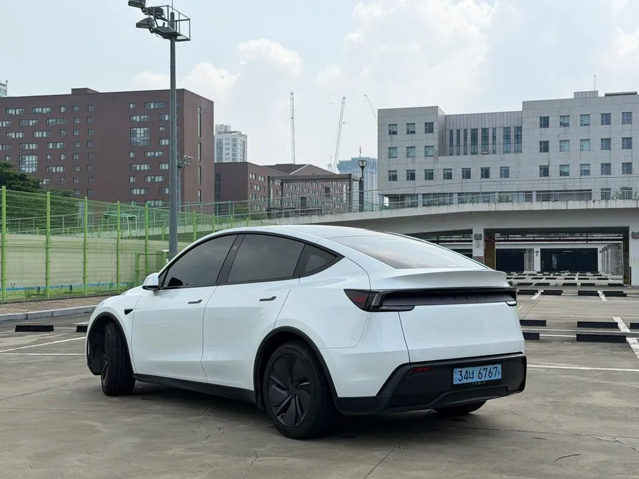 Tesla Model Y — фото 9