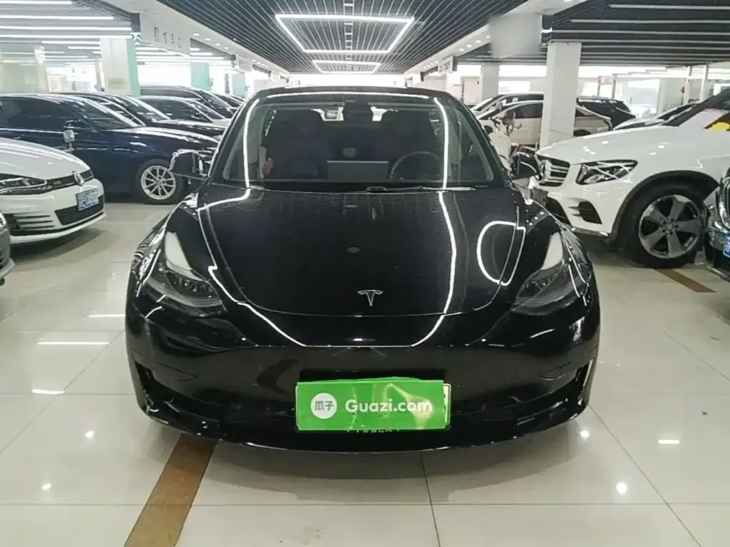Tesla Model 3 — фото 10