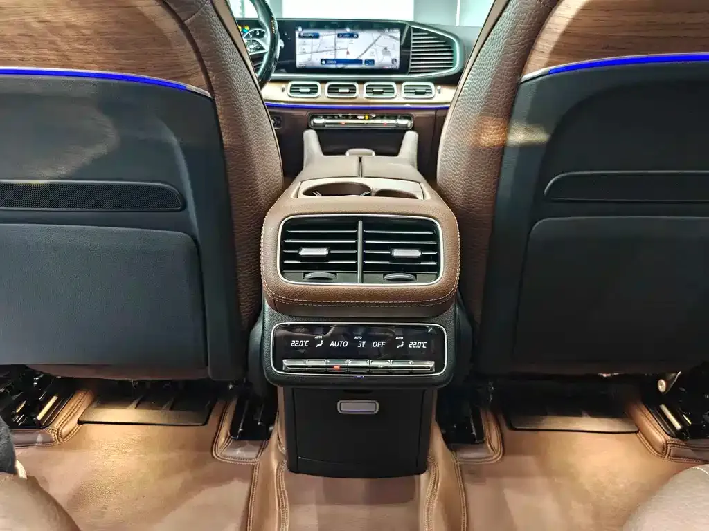 Mercedes-Benz GLS — фото 8