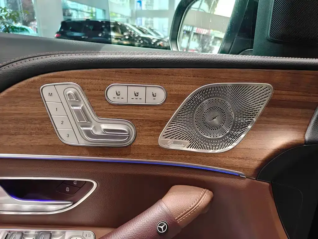 Mercedes-Benz GLS — фото 4