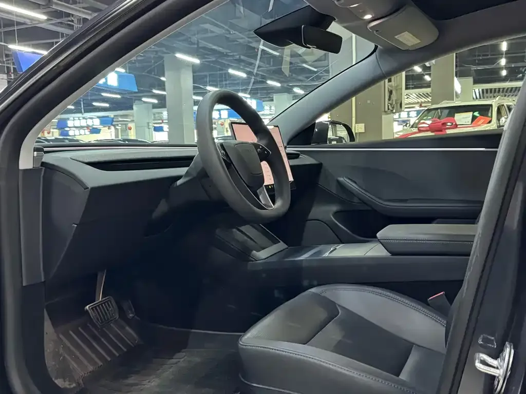 Tesla Model 3 — фото 3