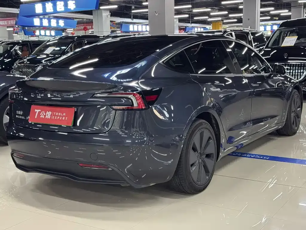 Tesla Model 3 — фото 8