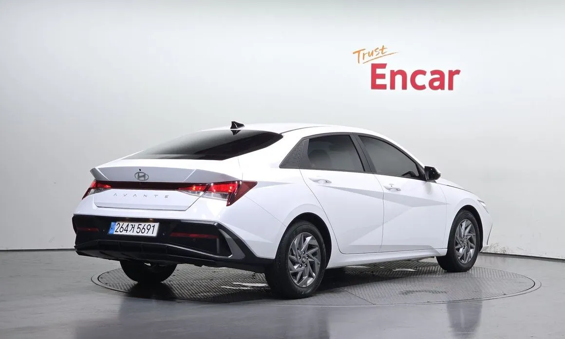 Hyundai AVANTE — фото 4