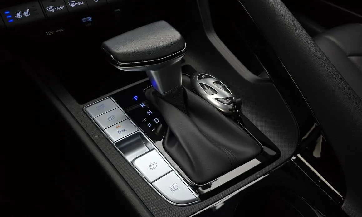Hyundai AVANTE — фото 3