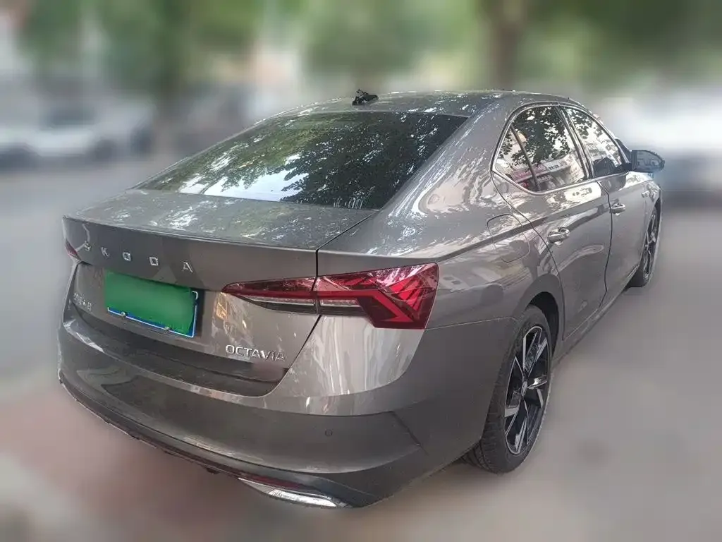Skoda Octavia — фото 5