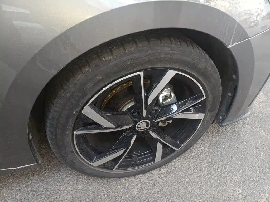 Skoda Octavia — фото 7
